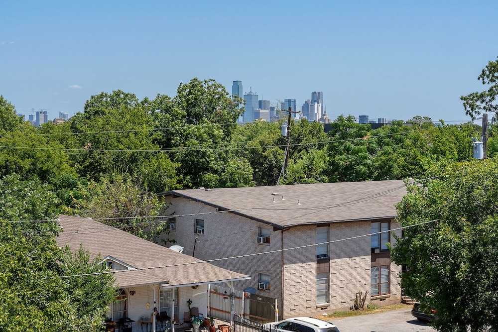 Modern Townhome Rooftop Backyard Garage 2