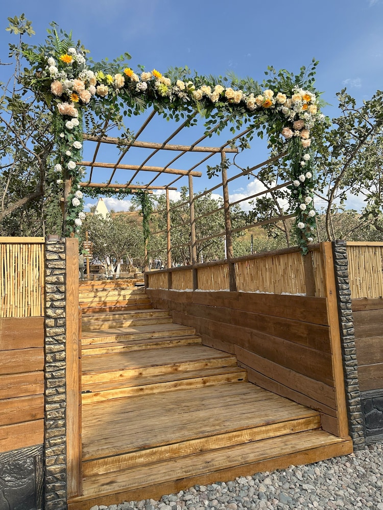 EcoHouse Glamping by ART HOTEL