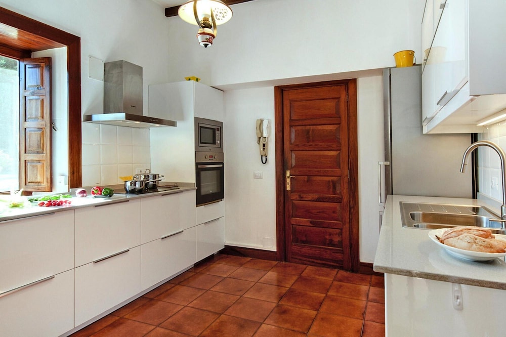 Villa Mansion Bandama With Pool in Santa Brigida