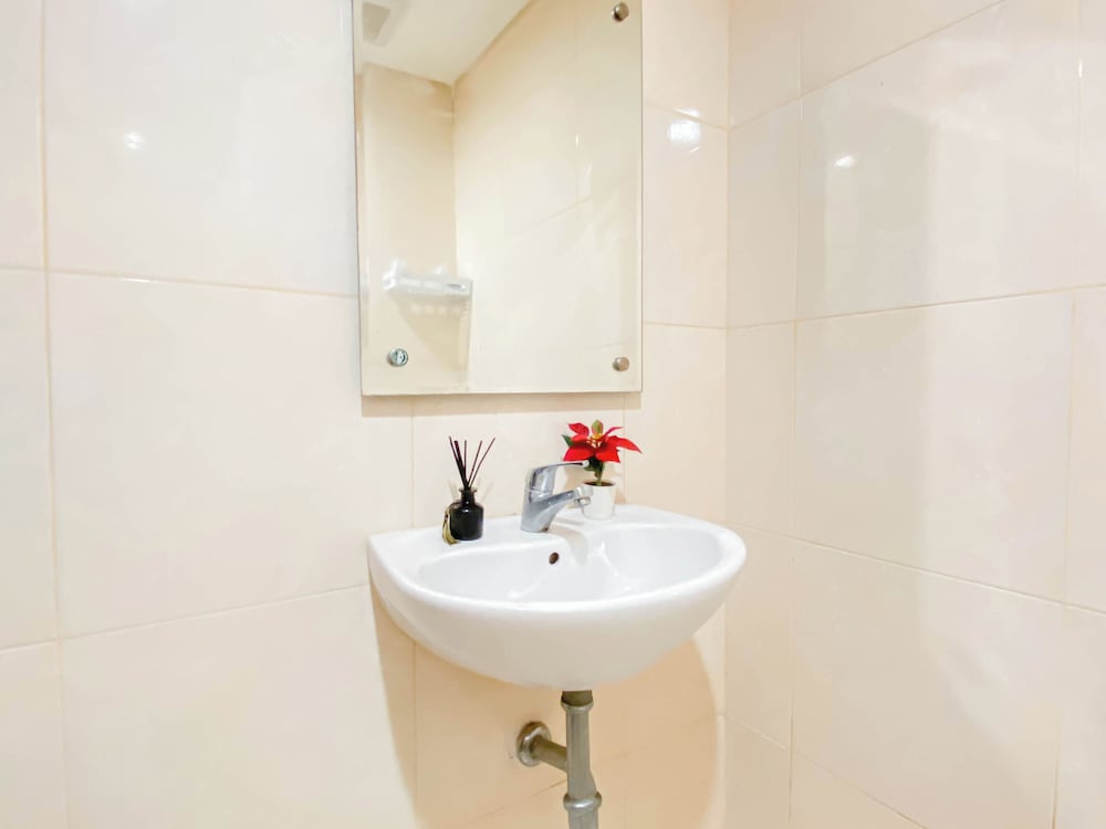 Simple Studio (No Kitchen) Near President University At Elvis Tower Apartment