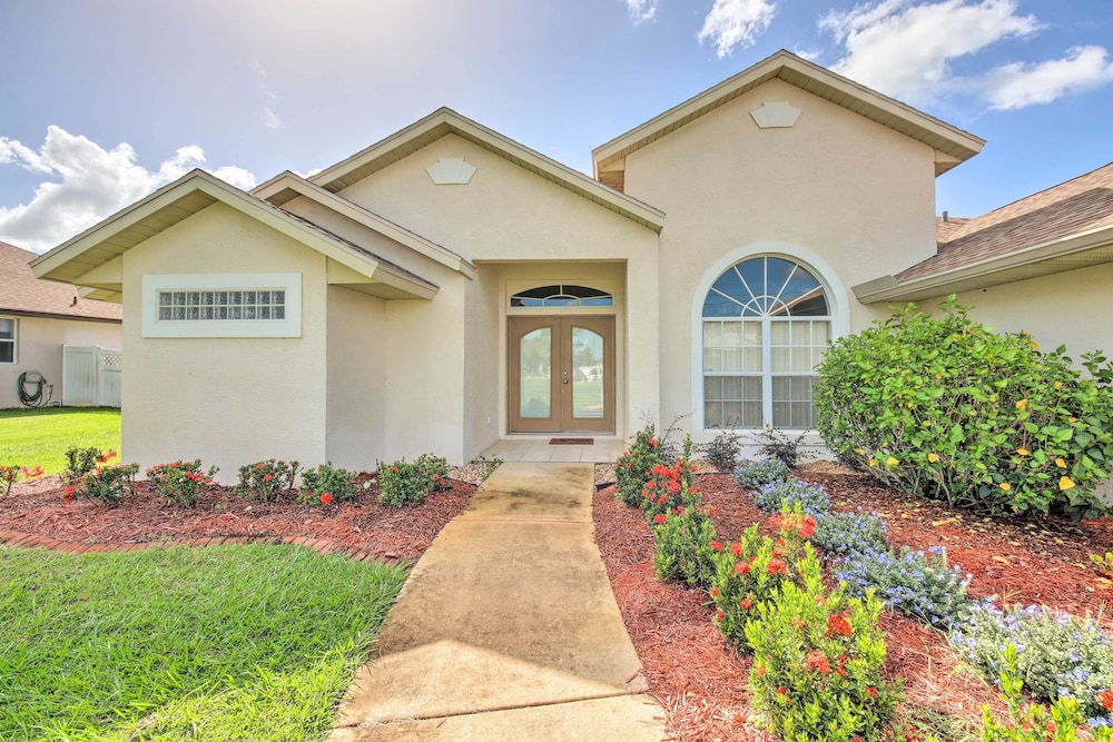 Pool & Fenced Yard: Sebring Retreat