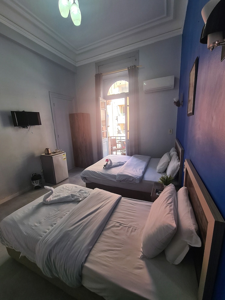 The Australian Hostel