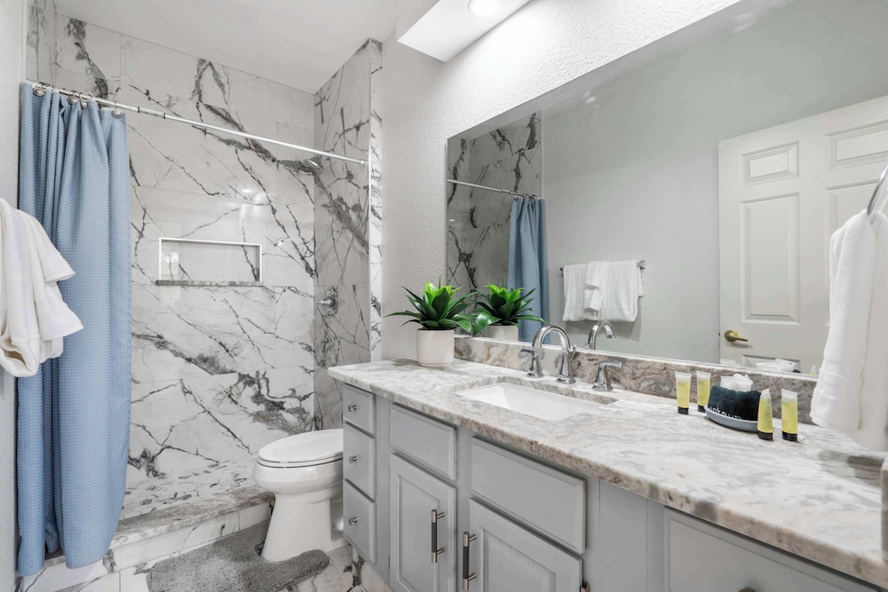 Fairway Follies Luxury Retreat