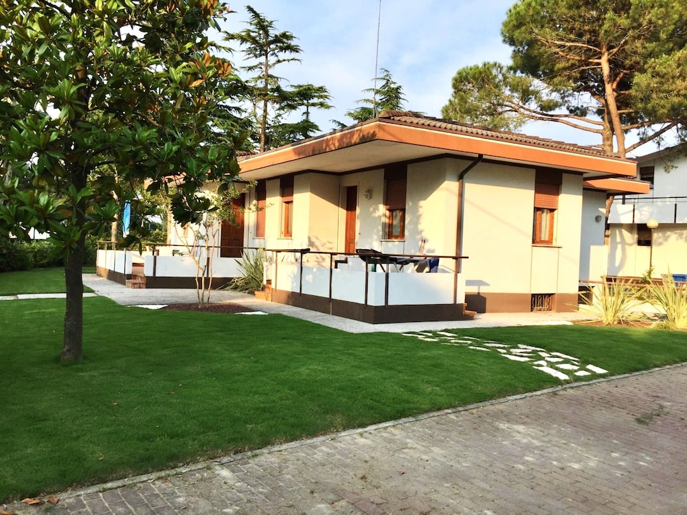 Comfy Bungalow With Garden