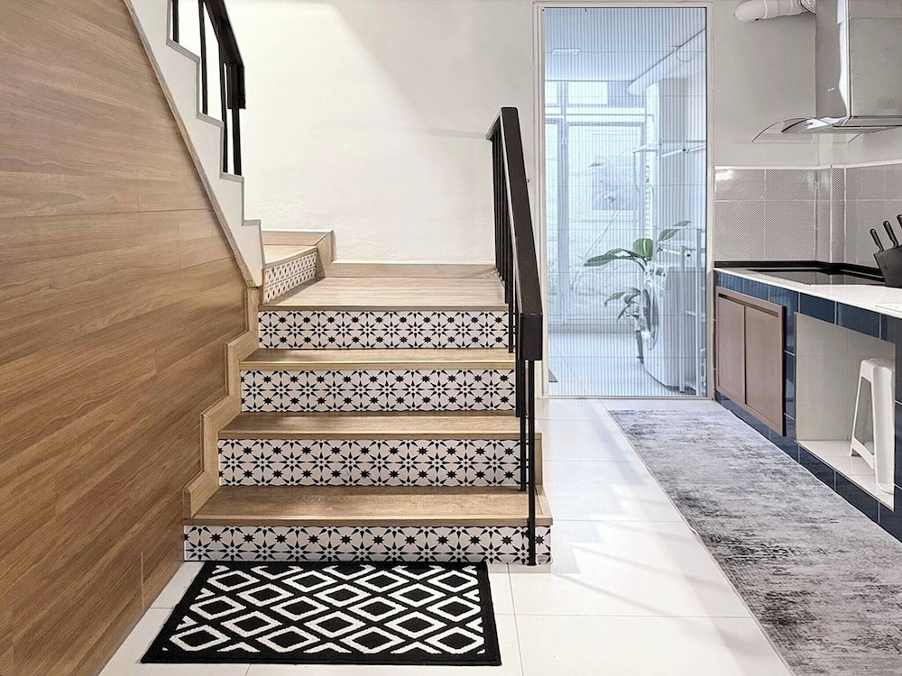 Stylish 3-bedroom Townhome in Heart of Bangkok