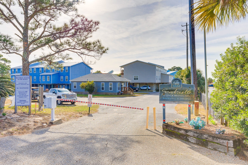 Updated Dauphin Island Condo w/ Pool & Gulf Views!