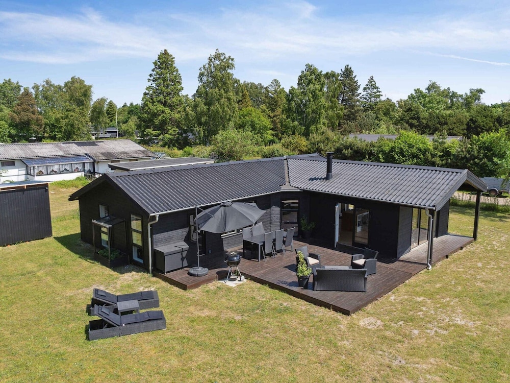 5 Star Holiday Home in Vaeggerlose