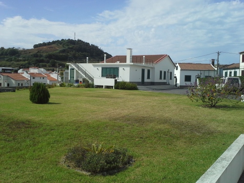 Recent Villa, Located in a Quiet Residential Area, 2km From the Center view 3