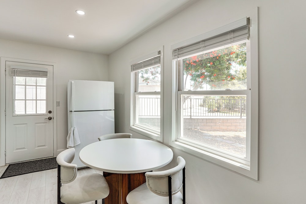 7 Mi Huntington Beach: Family Home w/ Patio!