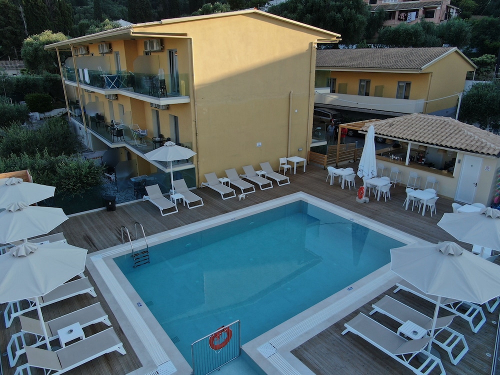 Passas Mare Apartments & Studios