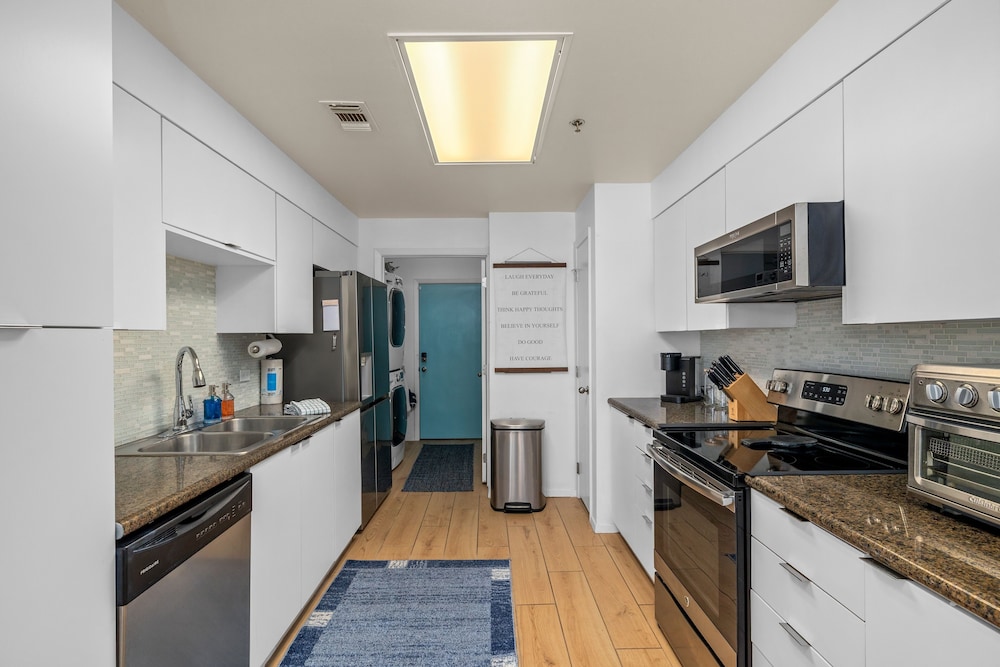 Las Villas Condo Unit 301 - 5 Night Minimum Stays 3 Bedroom Condo