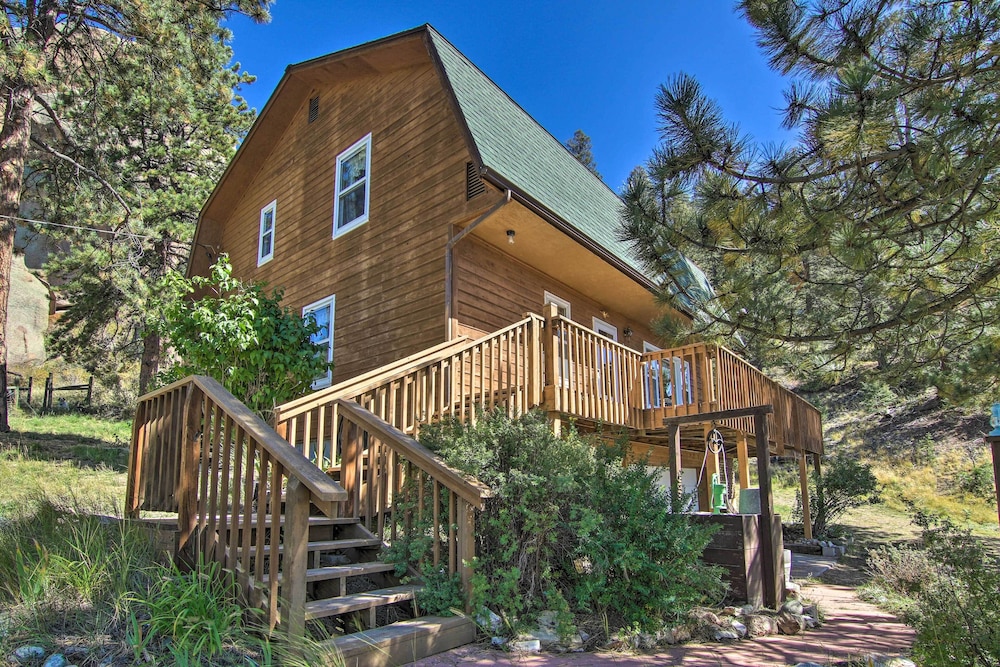 'dragons Roost' Cabin w/ Sangre de Cristo Views! view 4