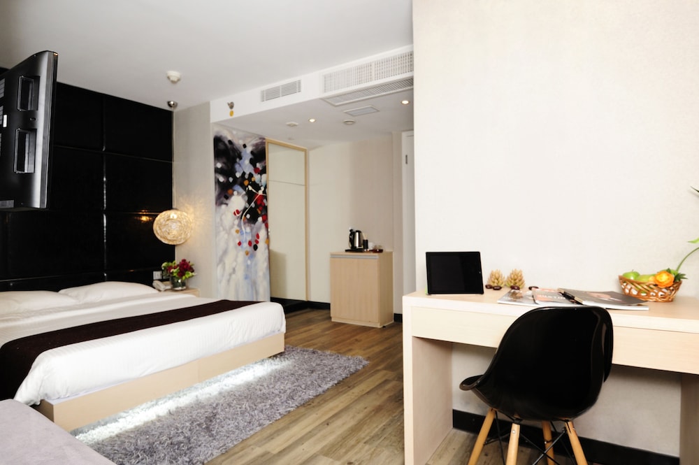 M1 Yau Ma Tei Hotel - Image 1