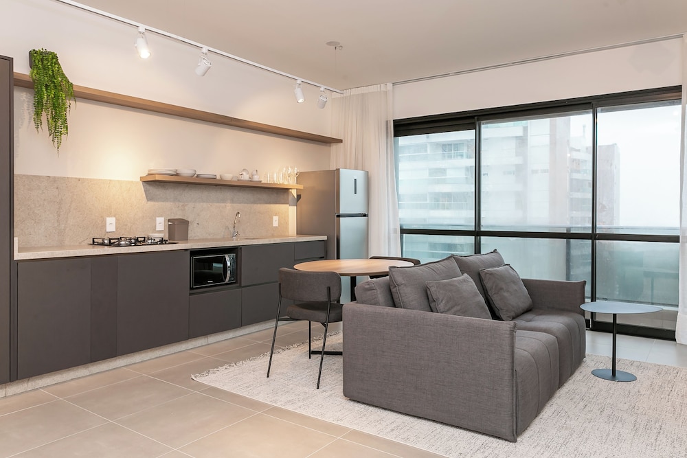 Studios Tower by Viva - Prédio com piscina e estacionamento no centro de Floripa