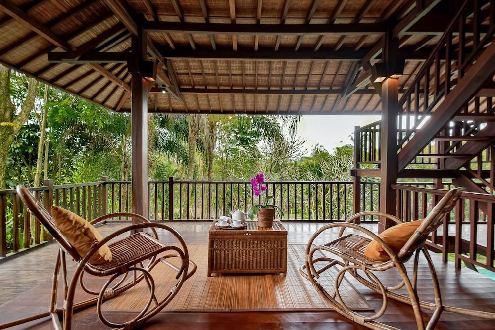 Villa Atas Awan