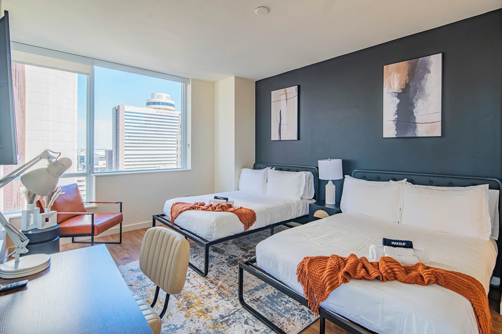 ROVE LIVING/KL - 44 Monroe