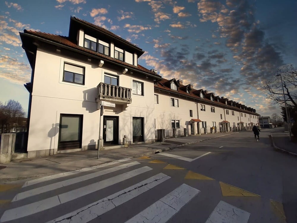 Charming City Loft Apartment With Free Parking