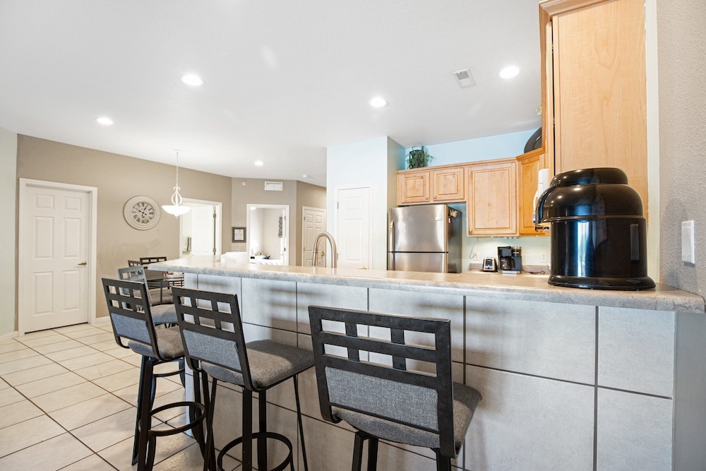 Experience Lakeside Living at Its Finest: Stunning Views and Prime Location!