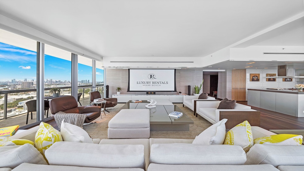 Luxury Vacation Rentals at The Setai by LRMB