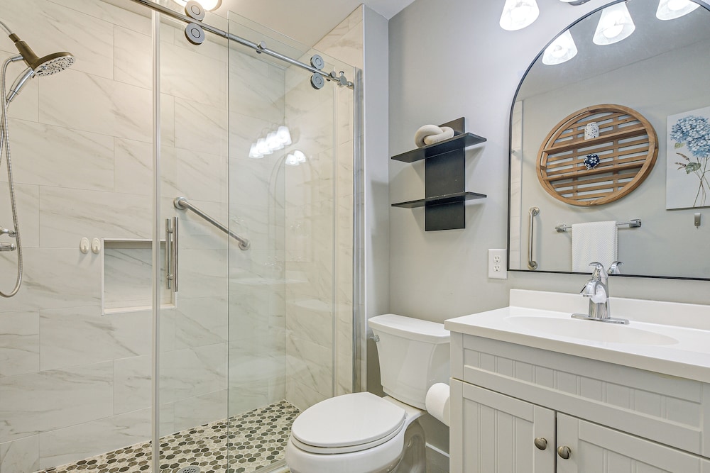 4 Mi to Falls Lake: Dog-friendly Wake Forest Home