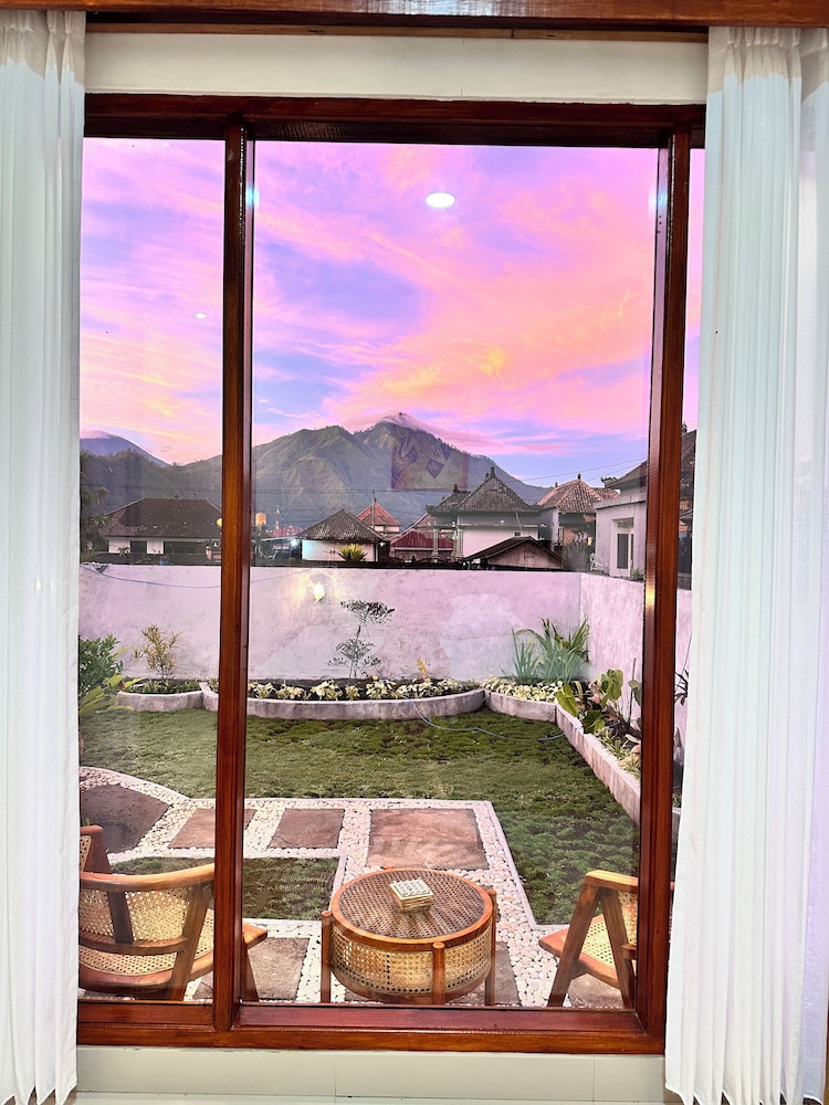 Green Caldera Estate