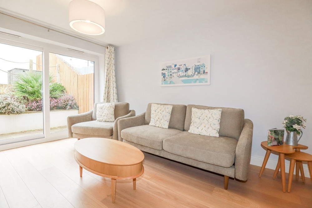 17 Ocean Heights