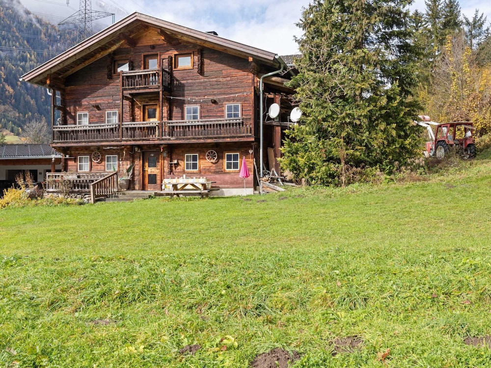 Chalet in Matrei Near Ski Lift & Bus view 4