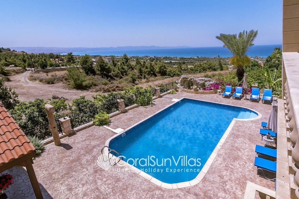 Away-from-it-all, Exceptional Sea Views Sleeps 10