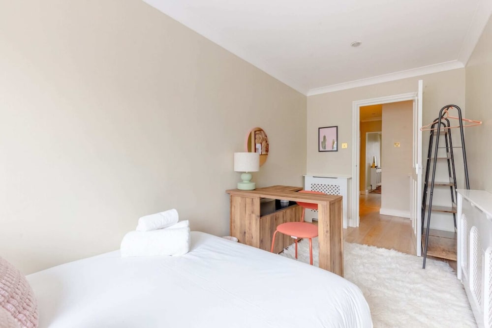 Gorgeous 2BD Garden Getaway, Victoria Park