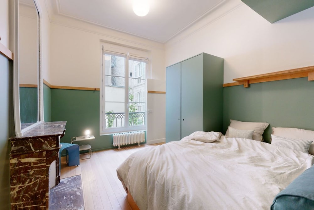 Altido Pleasant 1-bed Flat w Shared Courtyard