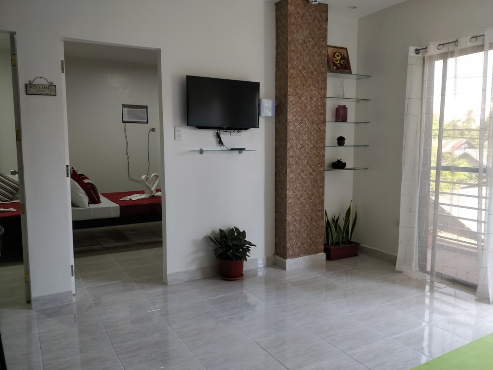 Spacious Private apartment at Laorenza Residences