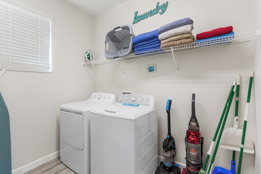 Kissimmee Retreat  6BR House Sleeps 14