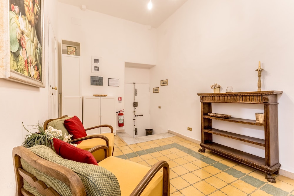 Casa Iside in Rome With 1 Bedrooms and 1 Bathrooms