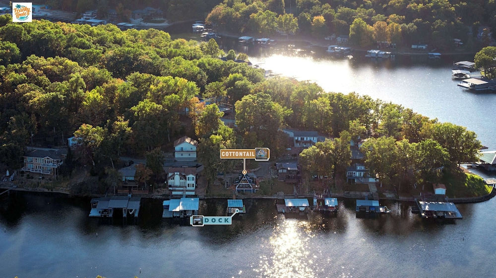 Sunrise Oasis - Enjoy Lakefront Living