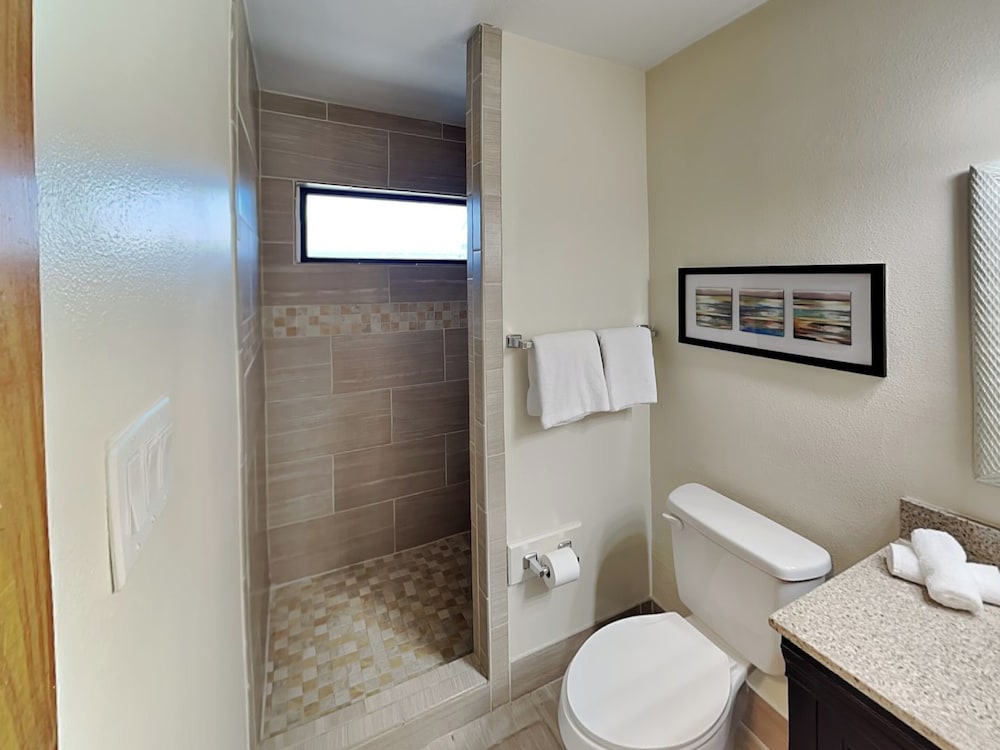 The Hidden Porpoise by Silver Sands Vacation Rentals