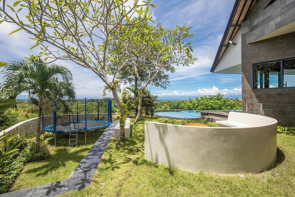Stunning 6BR Villa 5 Mins to Bingin