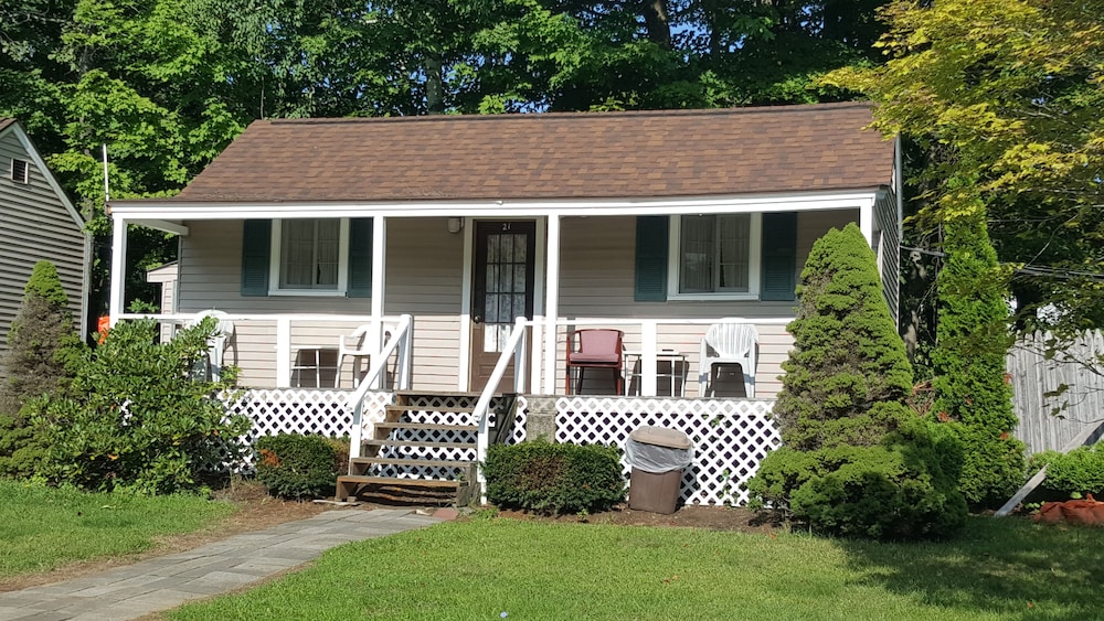 Adirondack Oasis Motel