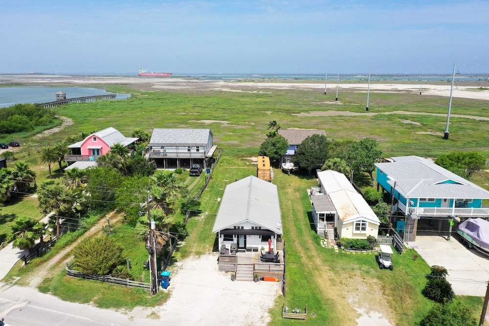 Simpatico by Avantstay Pool, Near Birding Center