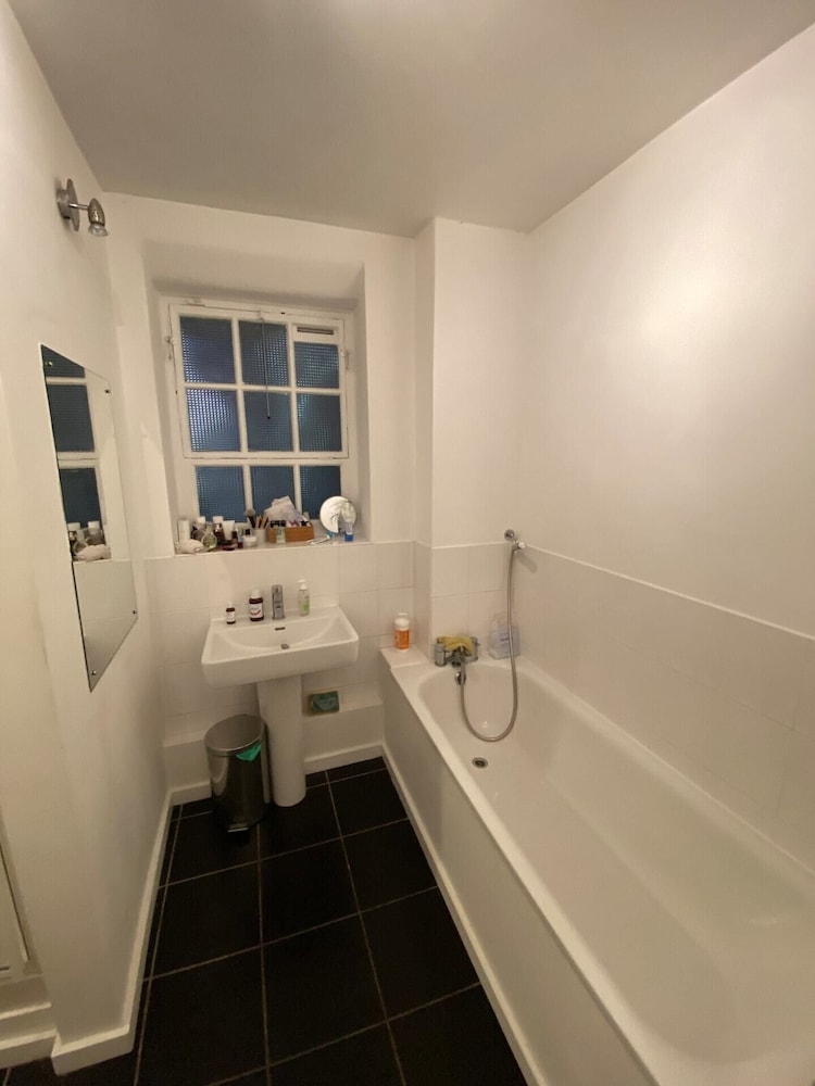 Trendy 1BD Flat - 5 Mins to Cambridge Heath!