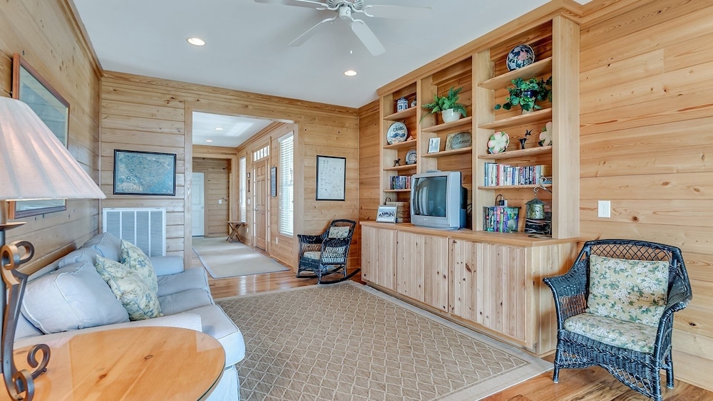 Spectacular Oceanfront Home Located On North Litchfields Peaceful And Pristine Beaches. 6 Bedroom Home by Peace Vacations
