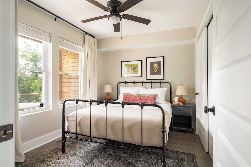 8 Nashville Homes w/ 21 Bedrooms, 21 Baths & Space for 74, Just Minutes From Broadways Nightlife, Dining, and Music Scene Cherokee by Avantstay