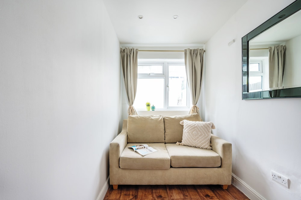 2 Bedroom flat in Putney by the river