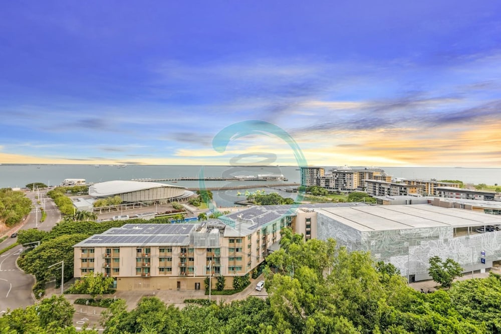 Zen Ocean Charm 3BR Luxury W Front Apt Pool BBQ - Image 1