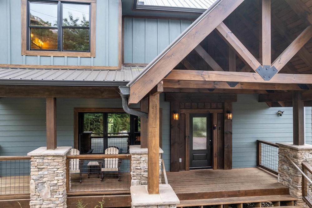 Raccoon Ridge Retreat - Gatlinburg Mountain Escape