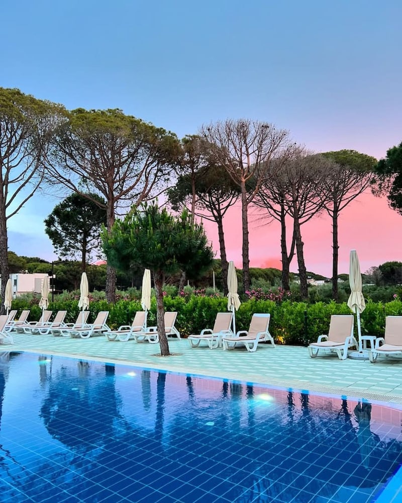 Expansive Apartment With Beach Access - Jasemin