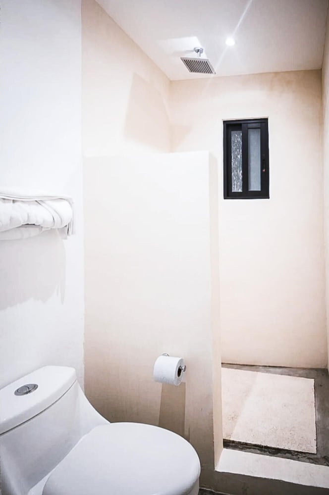 Private Condo in Awesome Complex Pool Rooftop Lounge Walk to 5 Avenida Beach