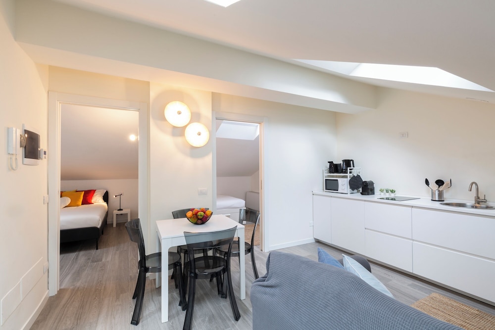 notaMi - Bright Attic M4 - 2 Bedrooms