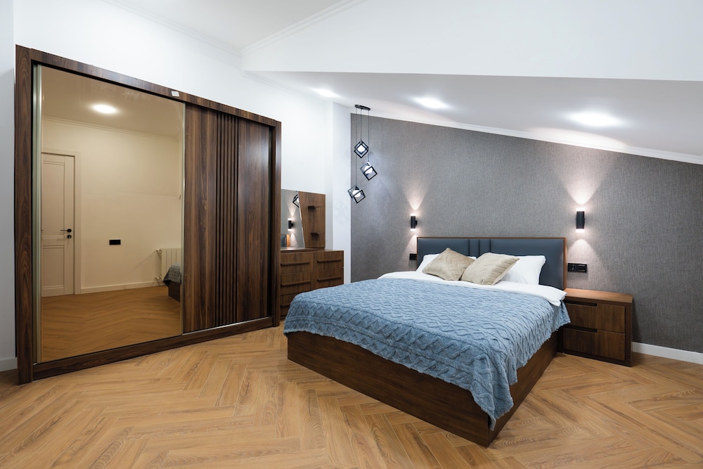 Chic & Modern 4BR Home in Old Tbilisi
