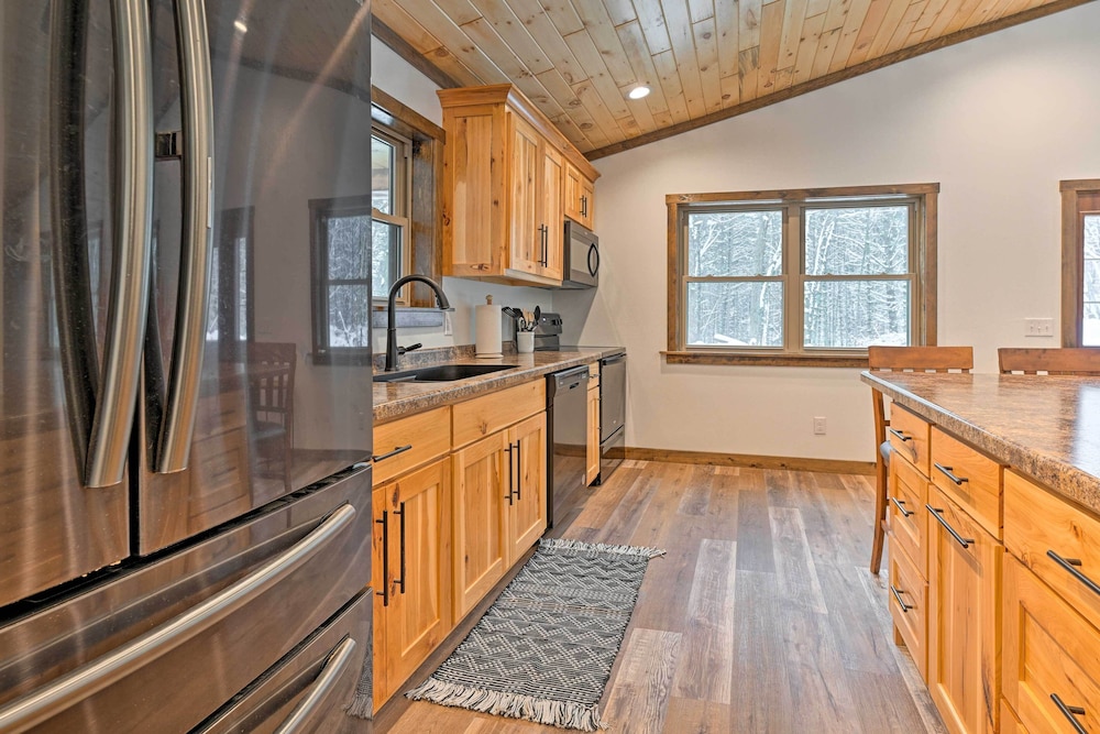 1/2 Mi to Lake Arbutus: Cabin w/ ATV Trail Access view 5