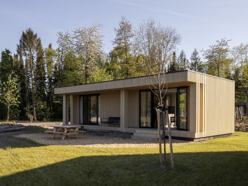 Lodge With a Spacious Terrace in Horsterwold
